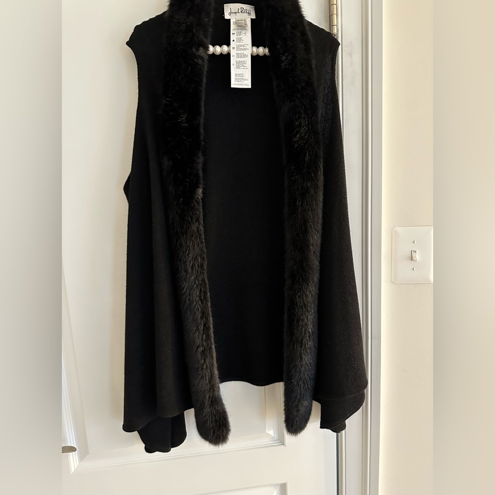Knit Vest with faux fur detail